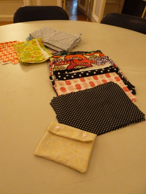 Échantillons de tissus pour les confections pochettes avec un modèle